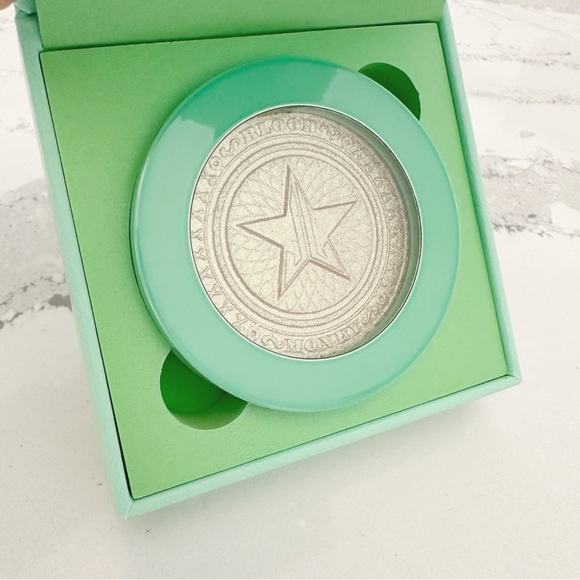 Jeffree Star Extreme Frost Cold Hard Cash Highlighter - Picture 8 of 15